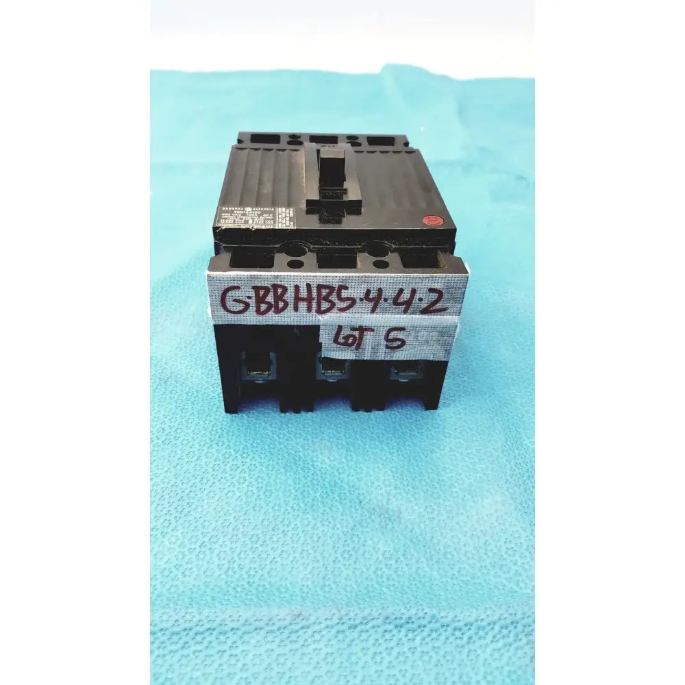 Reuse Medical General Electric TED134100 Molded Case Circuit Breaker - Lot of 5 PLC Input & Output Modules, as-is (for parts) product photo 1