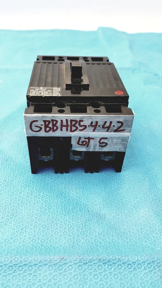 Reuse Medical General Electric TED134100 Molded Case Circuit Breaker - Lot of 5 PLC Input & Output Modules, as-is (for parts) product photo 1
