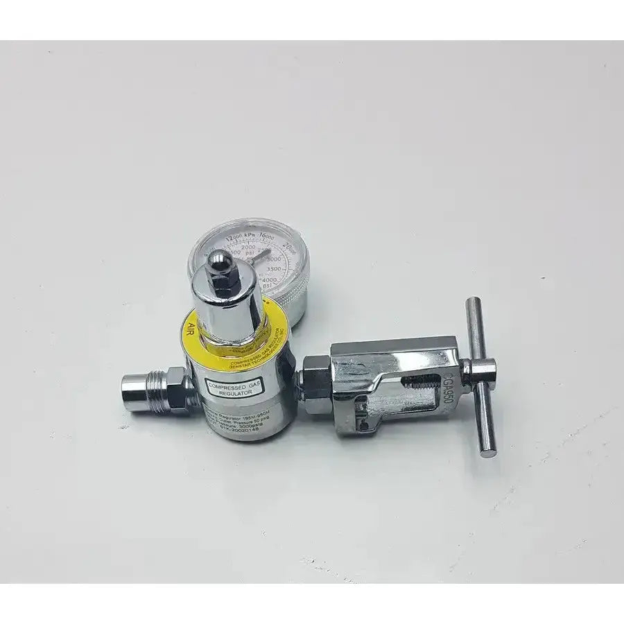 Gentec CGA950 195M-950M Compressed Air Regulator 60 PSI Outlet Medical Gas Regulator, second-hand product photo 1