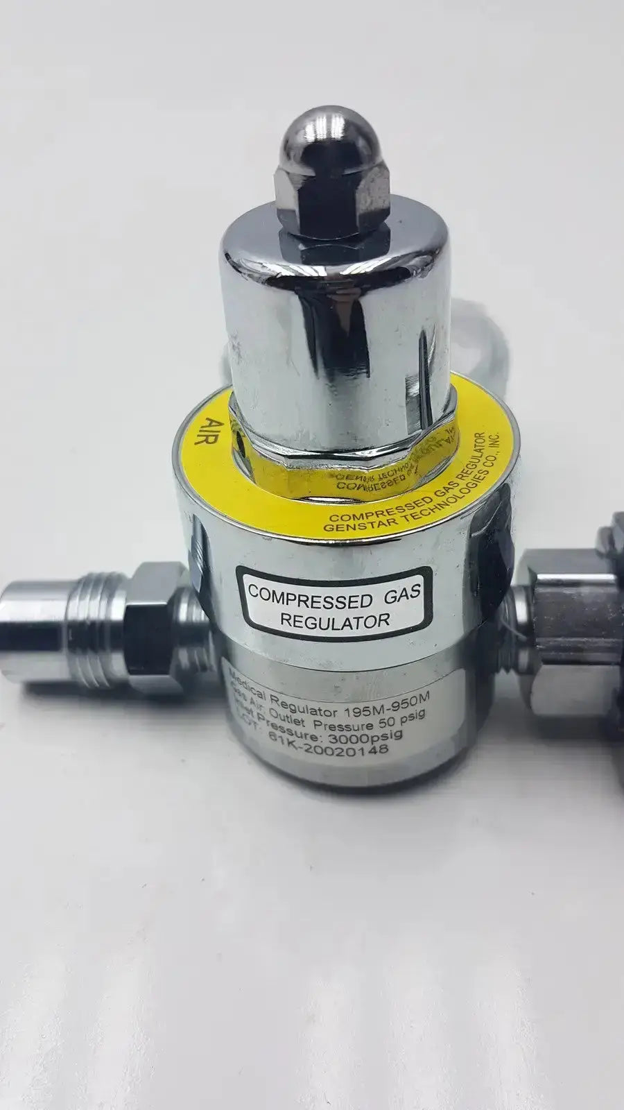 Gentec CGA950 195M-950M Compressed Air Regulator 60 PSI Outlet Medical Gas Regulator, second-hand product photo 2