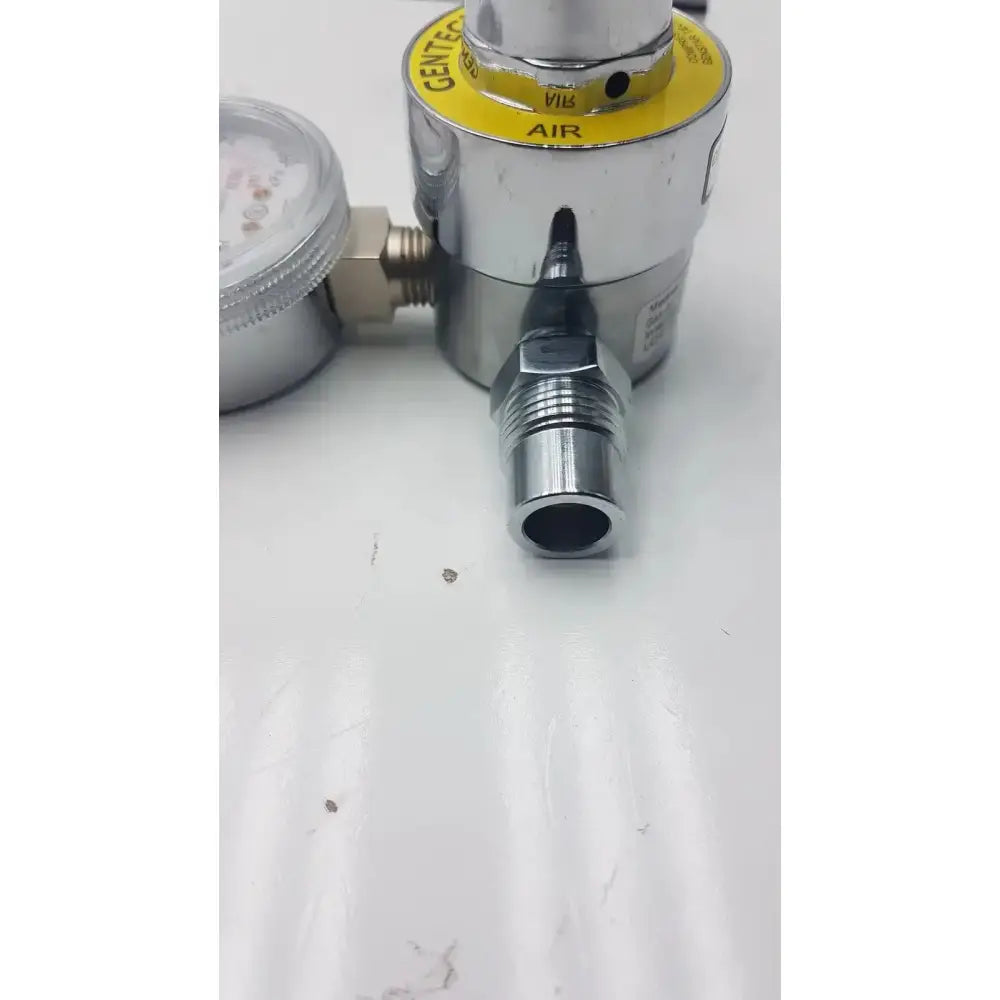 Gentec CGA950 195M-950M Compressed Air Regulator 60 PSI Outlet Medical Gas Regulator, second-hand product photo 6
