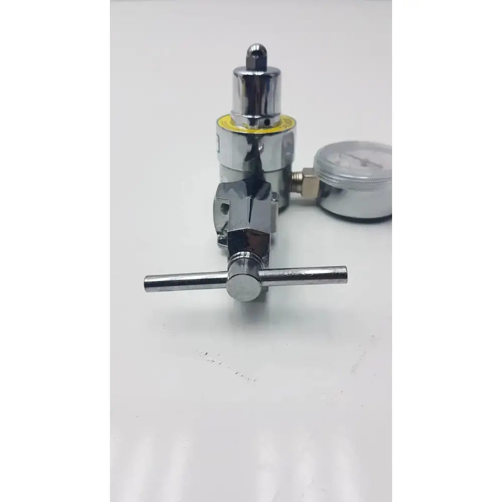 Gentec CGA950 195M-950M Compressed Air Regulator 60 PSI Outlet Medical Gas Regulator, second-hand product photo 4