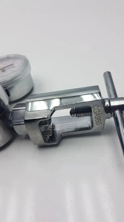 Gentec CGA950 195M-950M Compressed Air Regulator 60 PSI Outlet Medical Gas Regulator, second-hand product photo 3