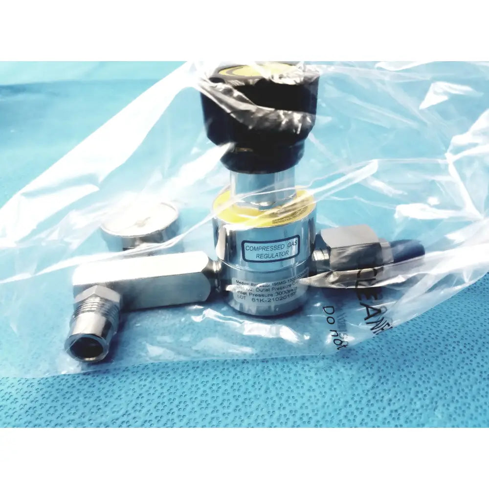 Gentec Medical Compressed Gas Regulator 3000 PSI Compressed Gas Regulator, second-hand product photo 3
