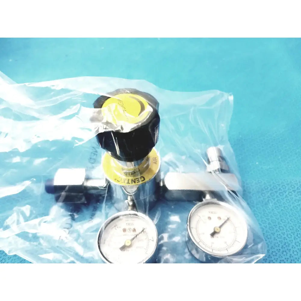 Gentec Medical Compressed Gas Regulator 3000 PSI Compressed Gas Regulator, second-hand product photo 1