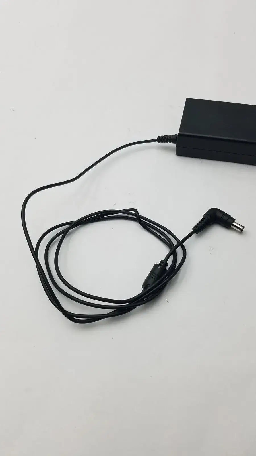 Samsung Genuine Samsung TV Monitor AC/DC Adapter Power Supply A4819_FDY 19V 2.53A 48W AC/DC Power Adapter, second-hand product photo 3