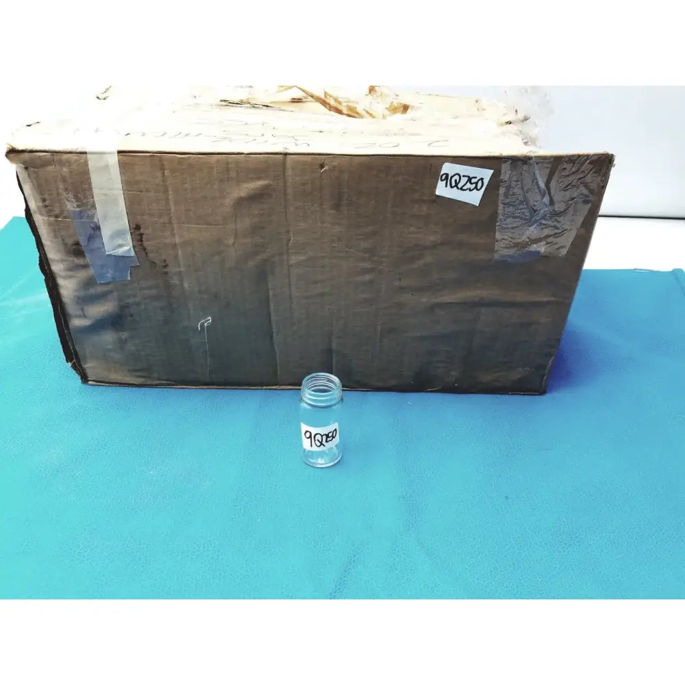 Reuse Medical Glass Bottle Clear Round Wide Mouth w/ Black Cap –4 oz Reusable Container Other Medical & Lab Glassware, second-hand product photo 1