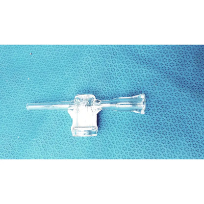 Clear glass medical tubing connector glass reducer adapter 24/40 with central hub and two perpendicular ports for organic lab glass use