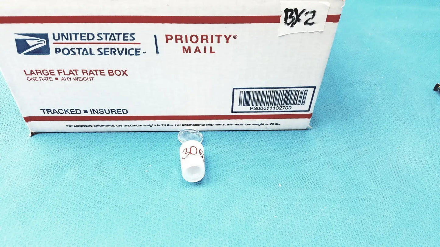 Reuse Medical Glass Stopper for Laboratory Use – Quality Lab Glassware Other Medical & Lab Equipment, second-hand product photo 1