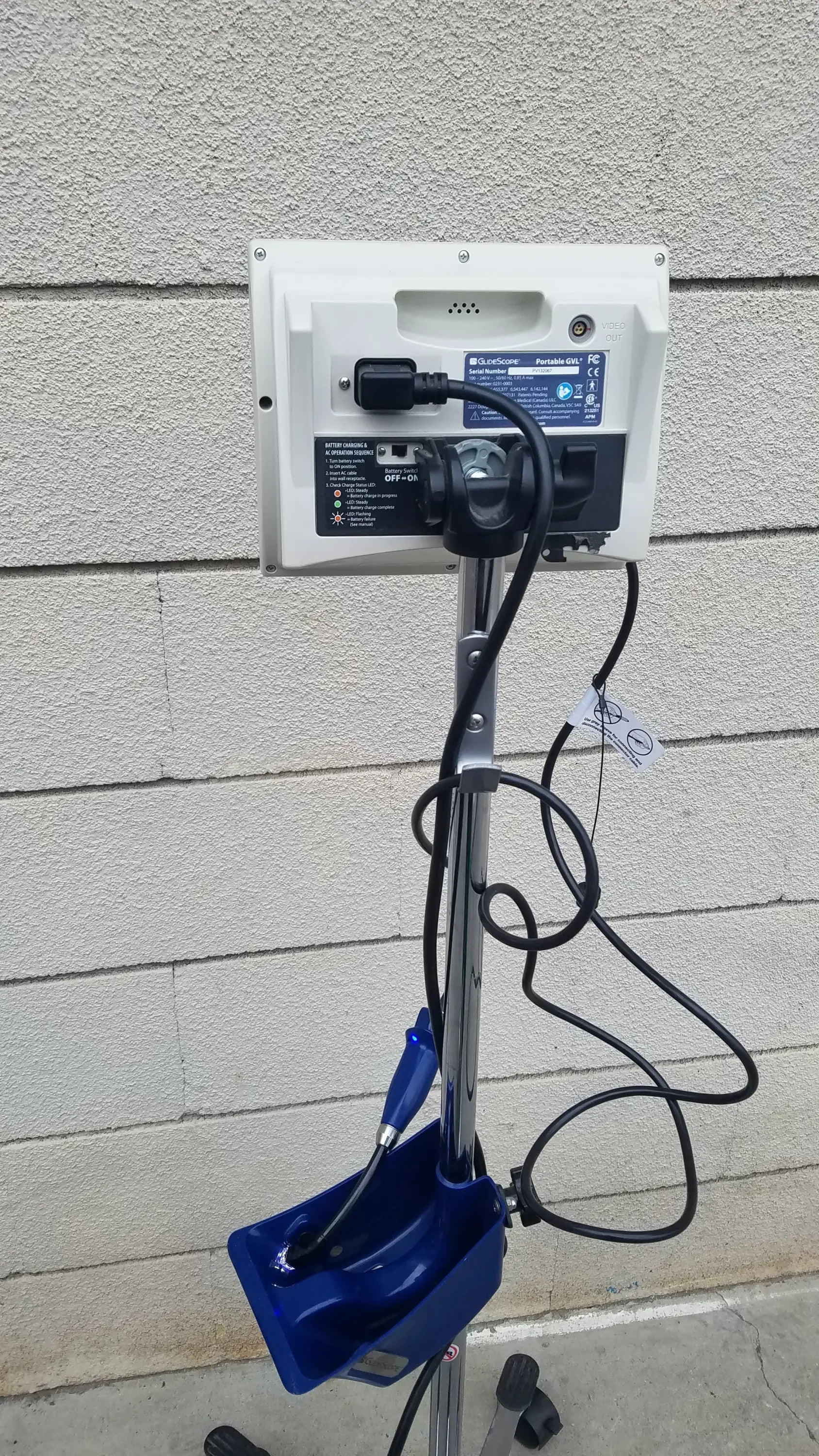 GlideScope PV132067 Portable GVL Vital Signs Monitor With Stand Portable Video Monitoring System / Clinical Display Unit, second-hand product photo 4