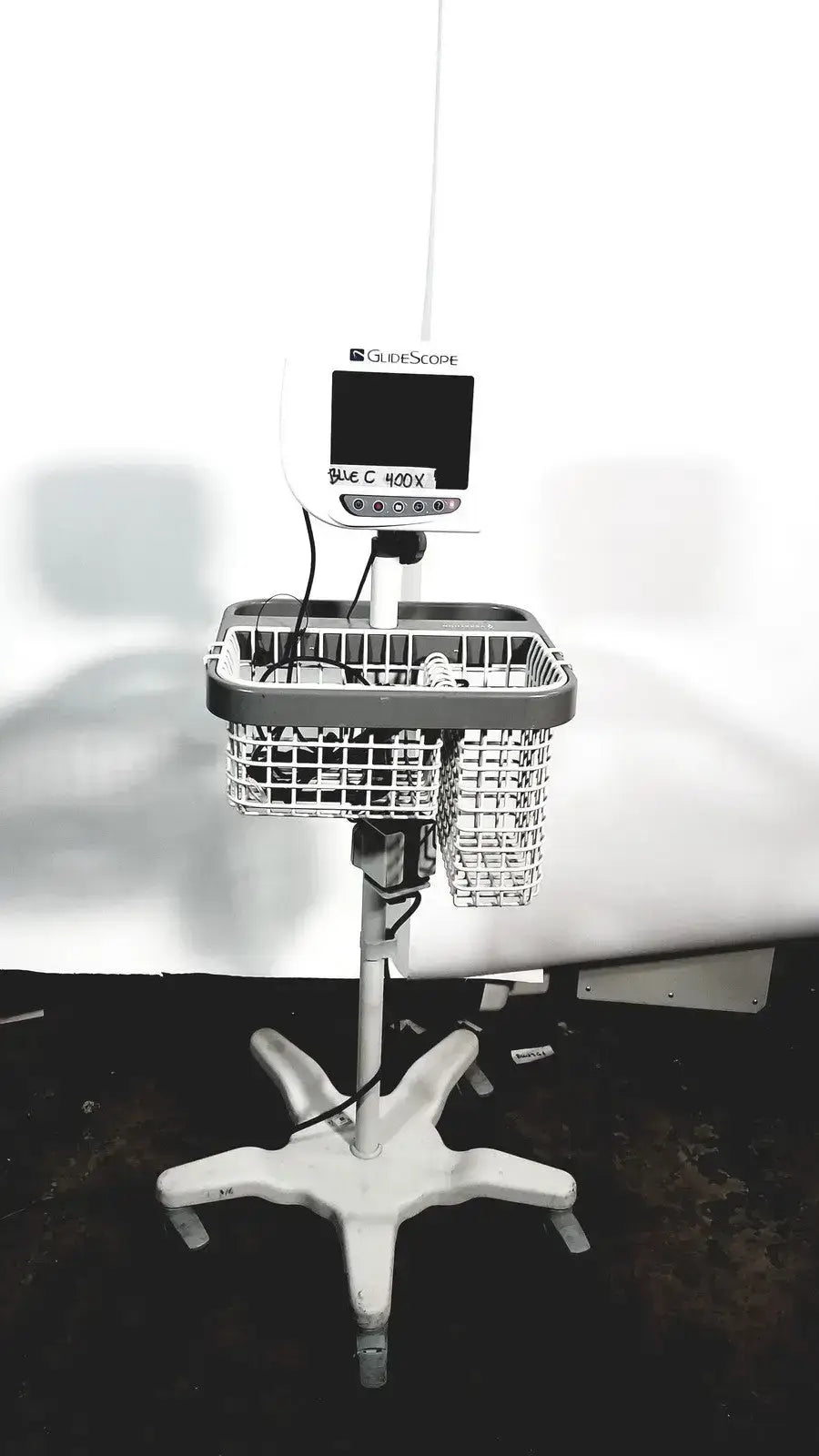GlideScope Video Monitor Portable Airway Visualization Medical Display Unit Video Laryngoscope Monitor, second-hand product photo 1
