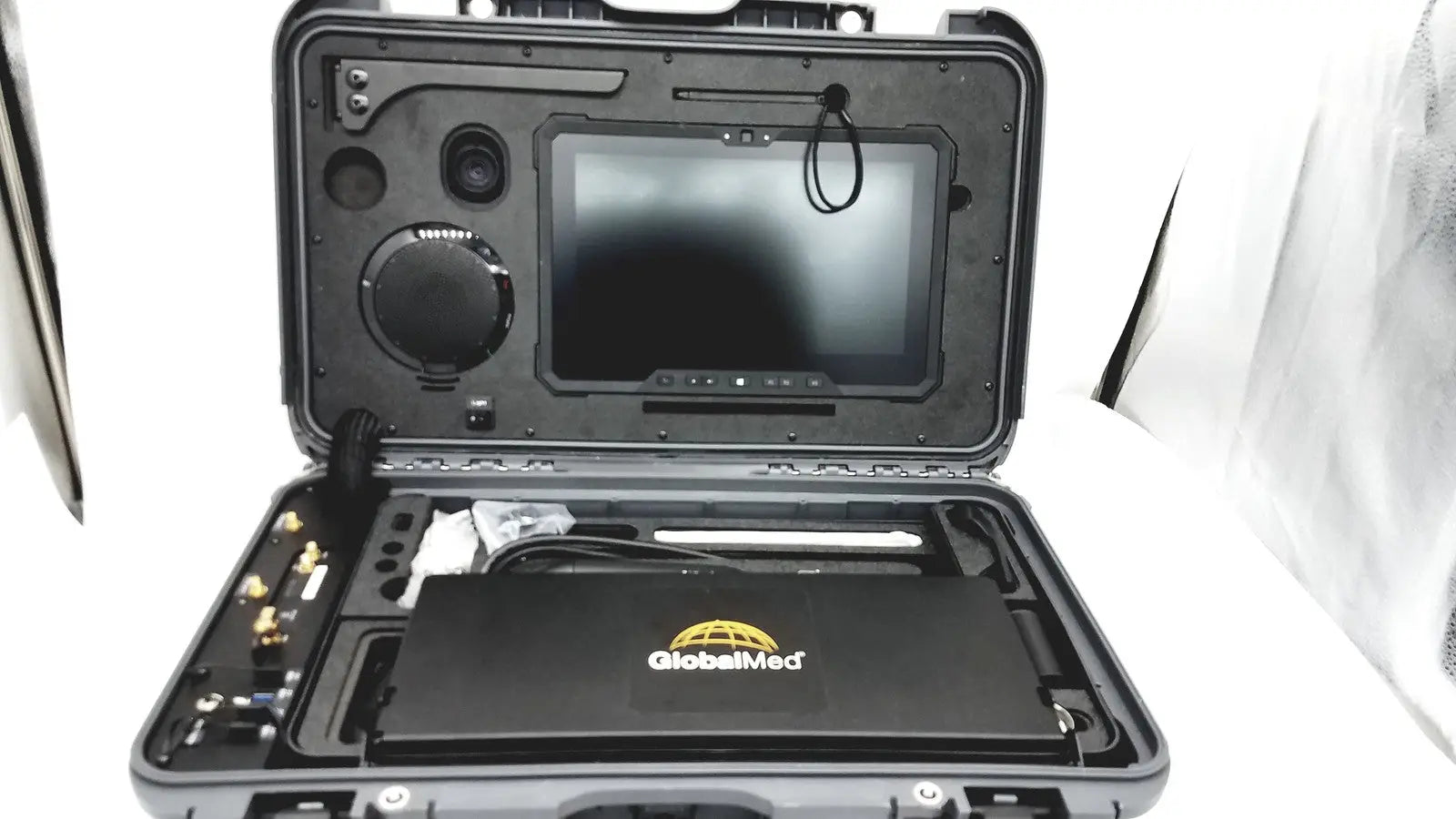 Reuse Medical GlobalMed Transportable Exam Station &Portable Telemedicine Kit w/Hard Case Other Medical & Lab Equipment, second-hand product photo 1