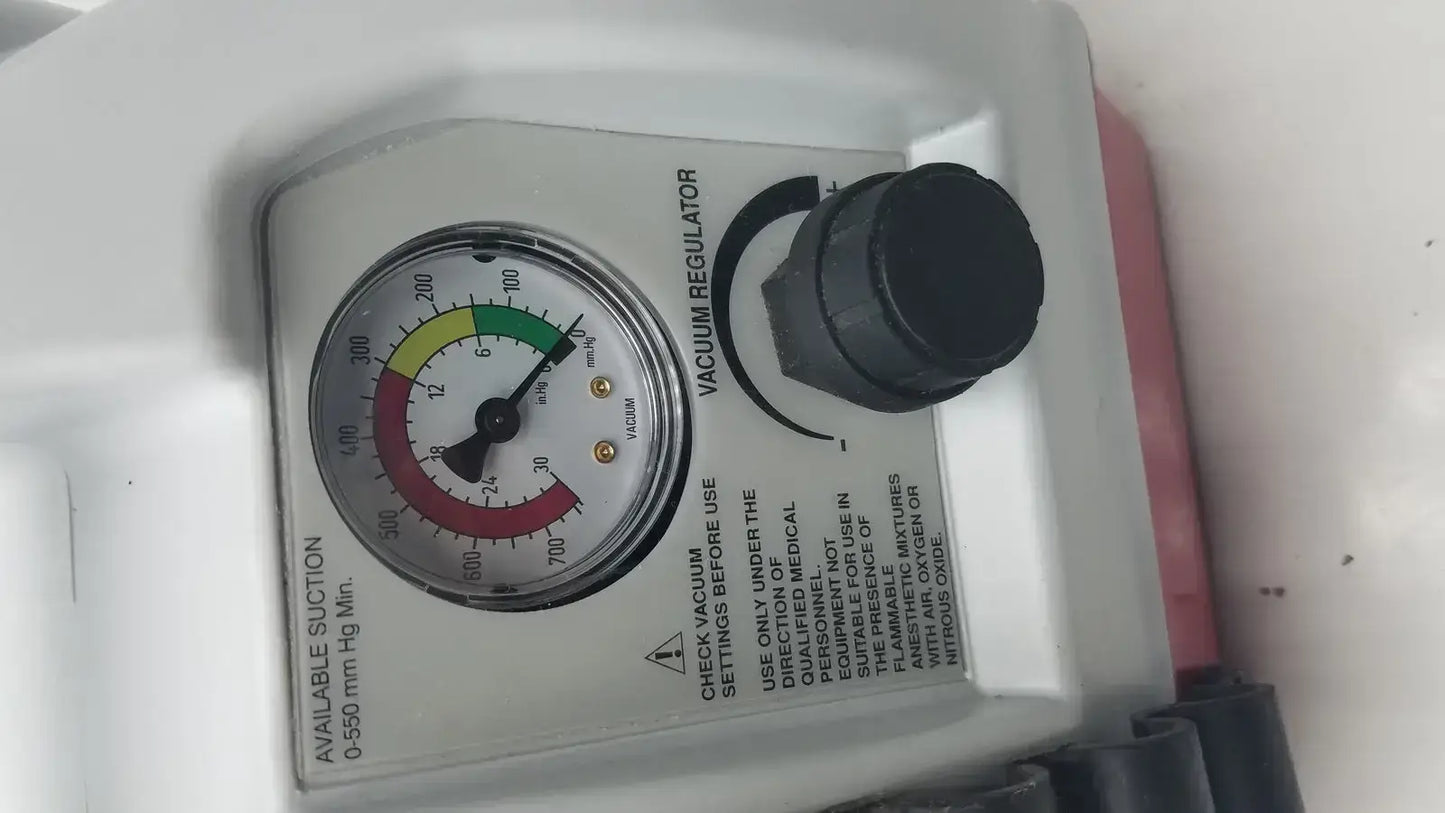 Gomco G180 OptiVac Portable Aspirator Portable Aspirator, second-hand product photo 3