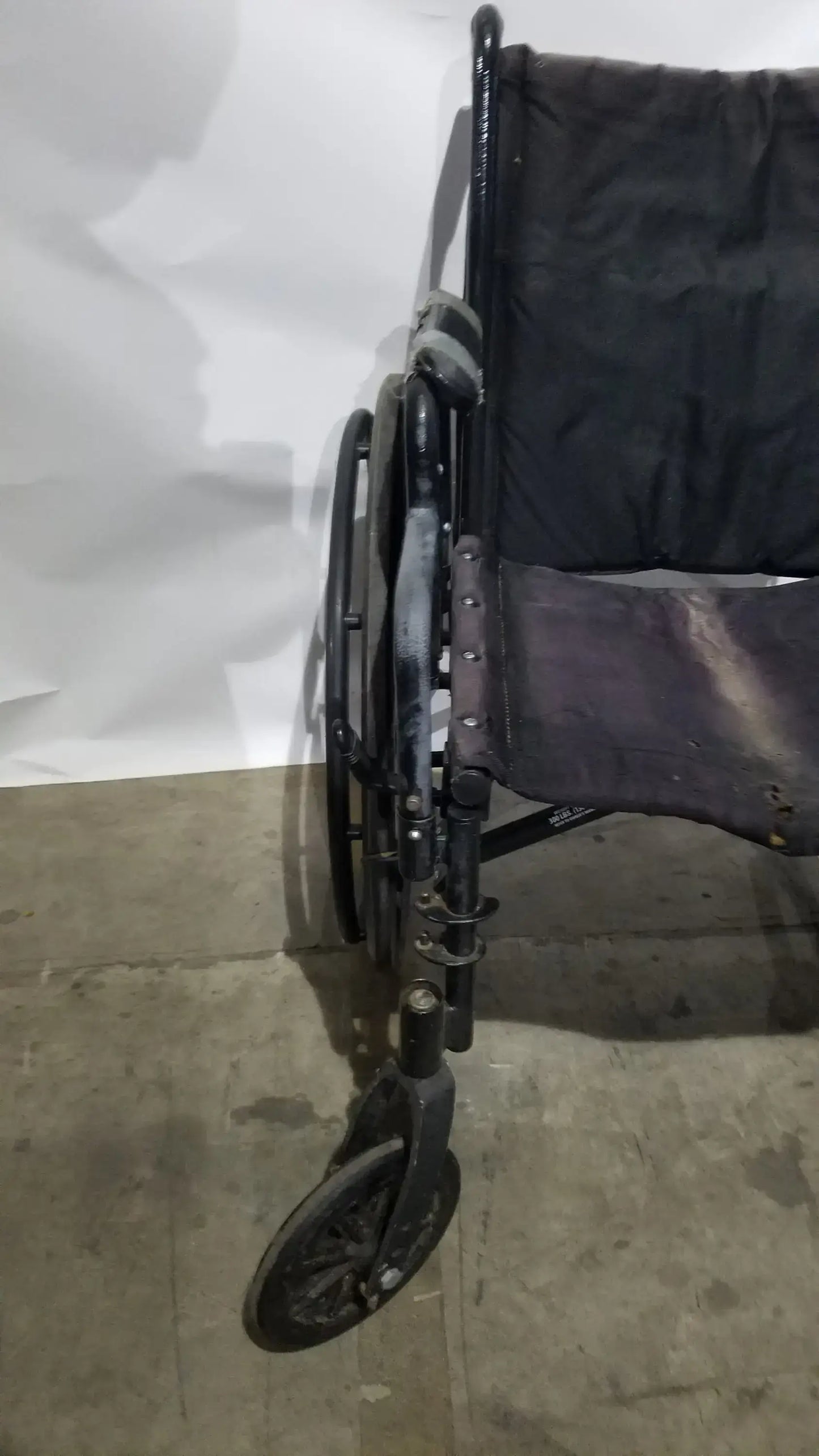 Reuse Medical Equipment Guardian K3 Lite Wheelchair - Folding Manual Mobility Assist Wheelchair, second-hand product photo 18