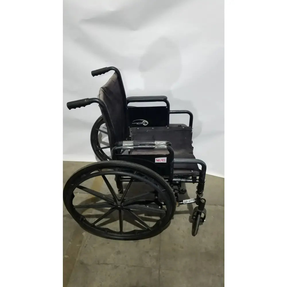 Reuse Medical Equipment Guardian K3 Lite Wheelchair - Folding Manual Mobility Assist Wheelchair, second-hand product photo 2