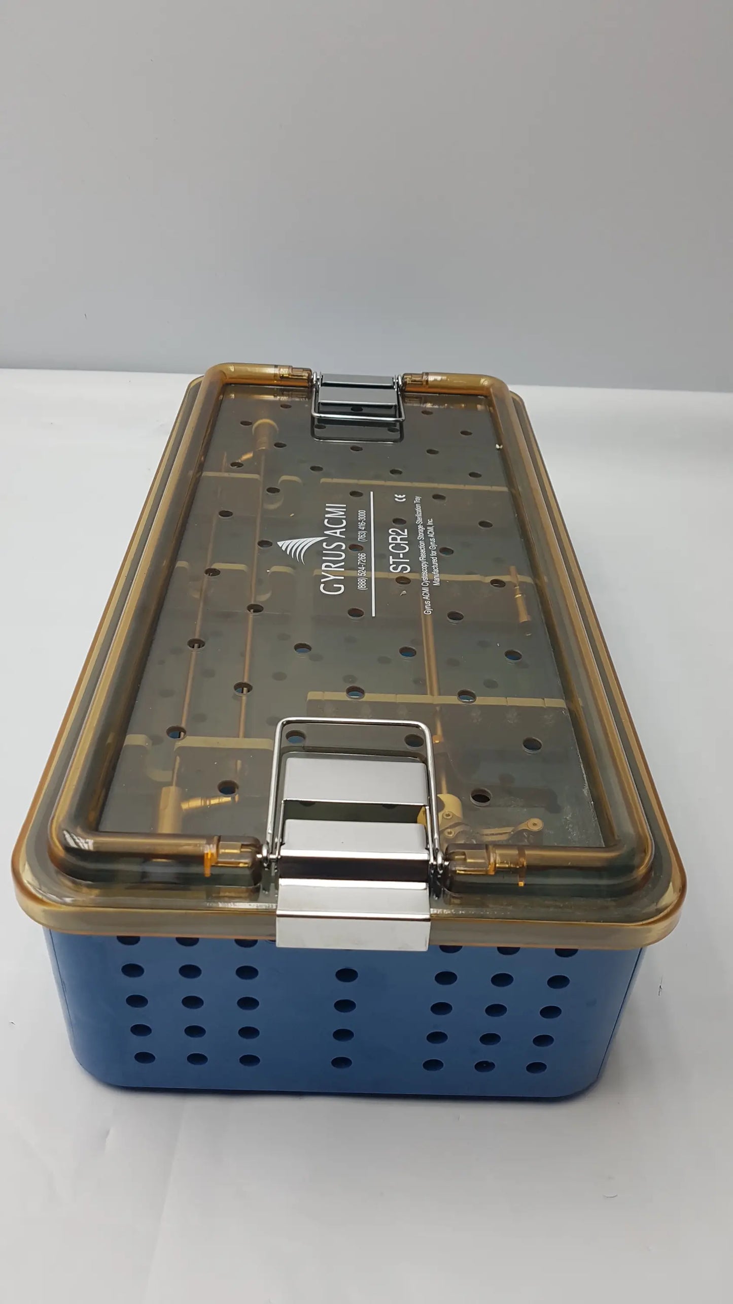Blue perforated gyrus acmi st-cr2 endoscope storage sterilization tray with transparent lid and metallic clasp for olympus telescopes