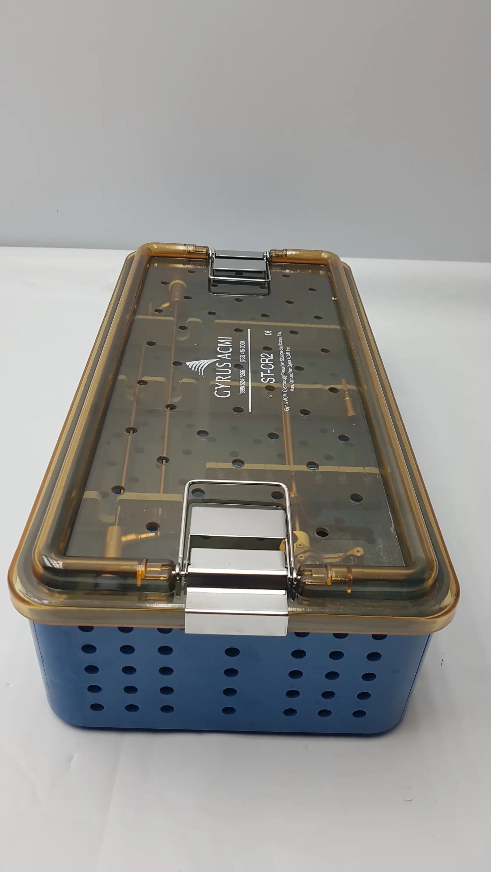Blue perforated gyrus acmi st-cr2 endoscope storage sterilization tray with transparent lid and metallic clasp for olympus telescopes
