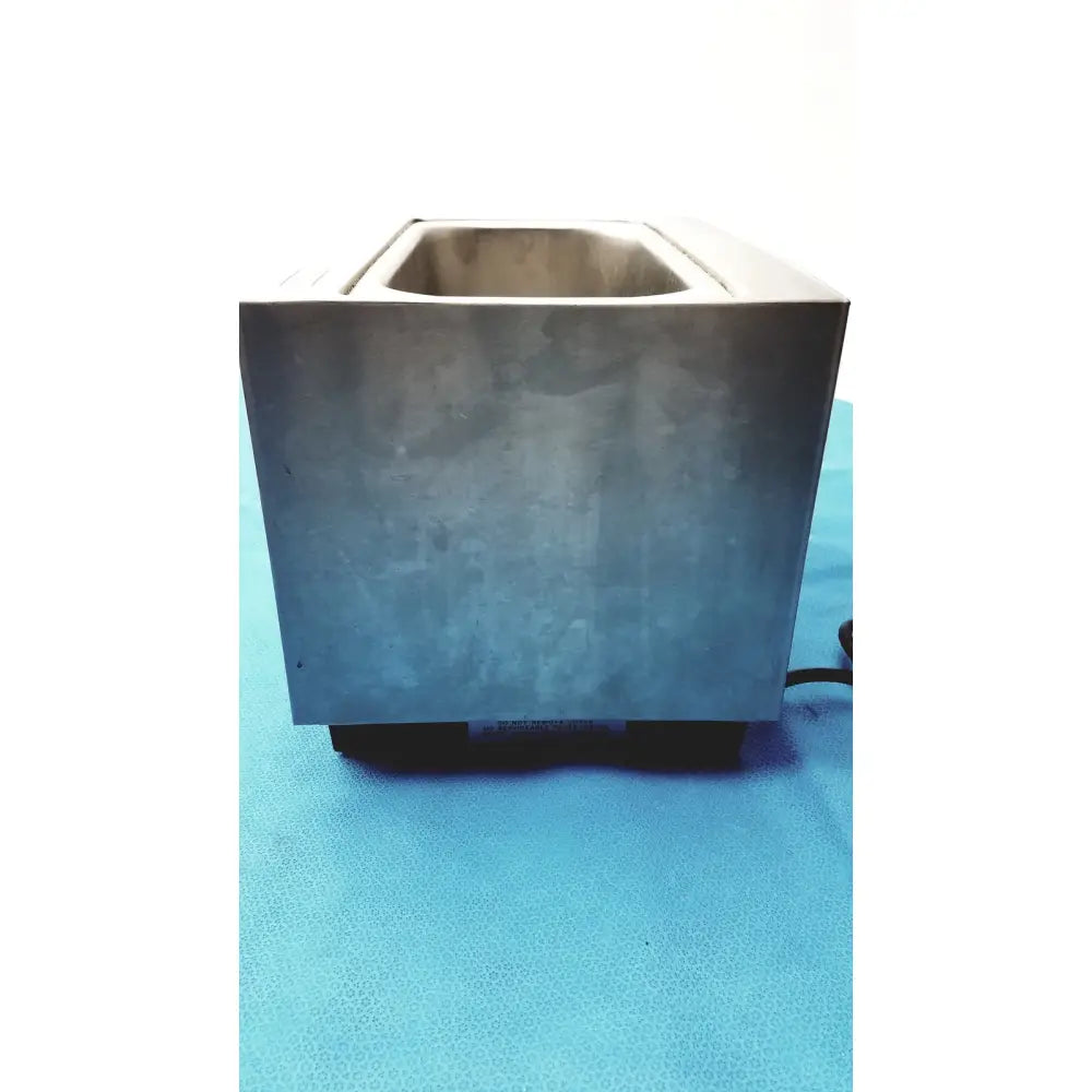 Silver stainless steel ultrasonic cleaner with rectangular basin and black base harvey vibraclean model 200 3d cleaning equipment
