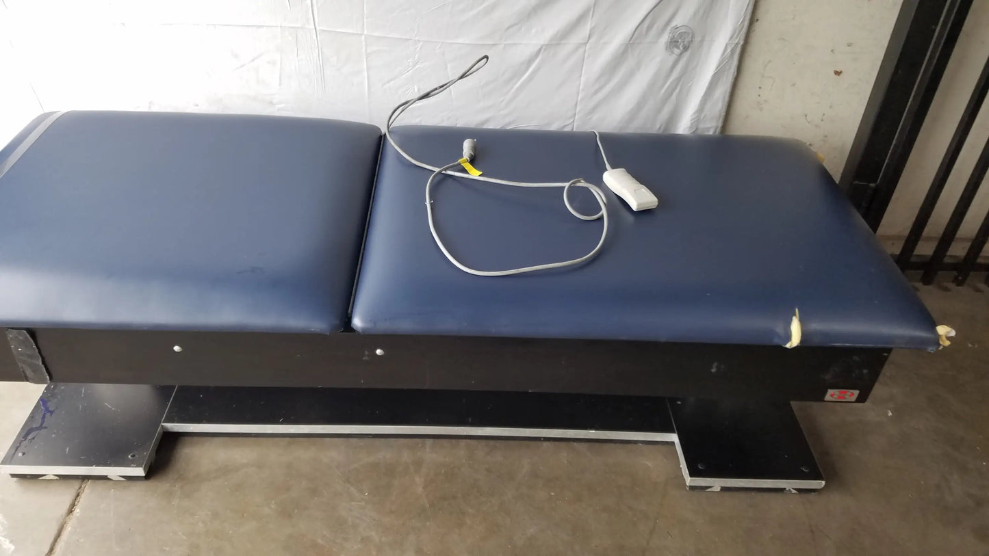 Reuse Medical Equipment Hausmann Bariatric Dual-Lift Electric Hi-Lo Treatment Table Powered Examination Tables, second-hand product photo 4