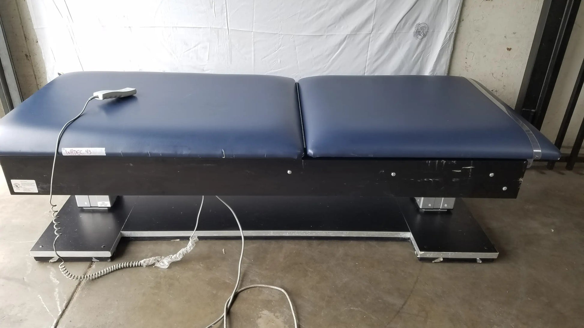 Reuse Medical Equipment Hausmann Bariatric Dual-Lift Electric Hi-Lo Treatment Table Powered Examination Tables, second-hand product photo 16