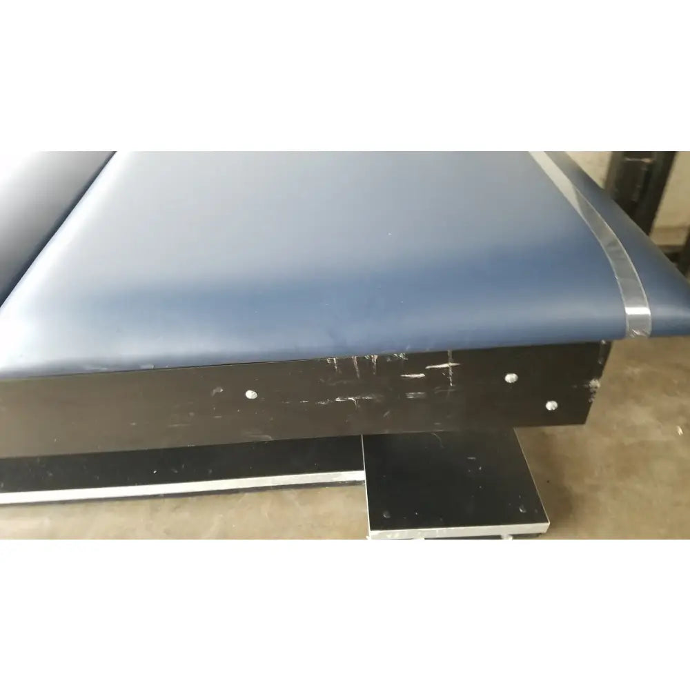 Reuse Medical Equipment Hausmann Bariatric Dual-Lift Electric Hi-Lo Treatment Table Powered Examination Tables, second-hand product photo 14
