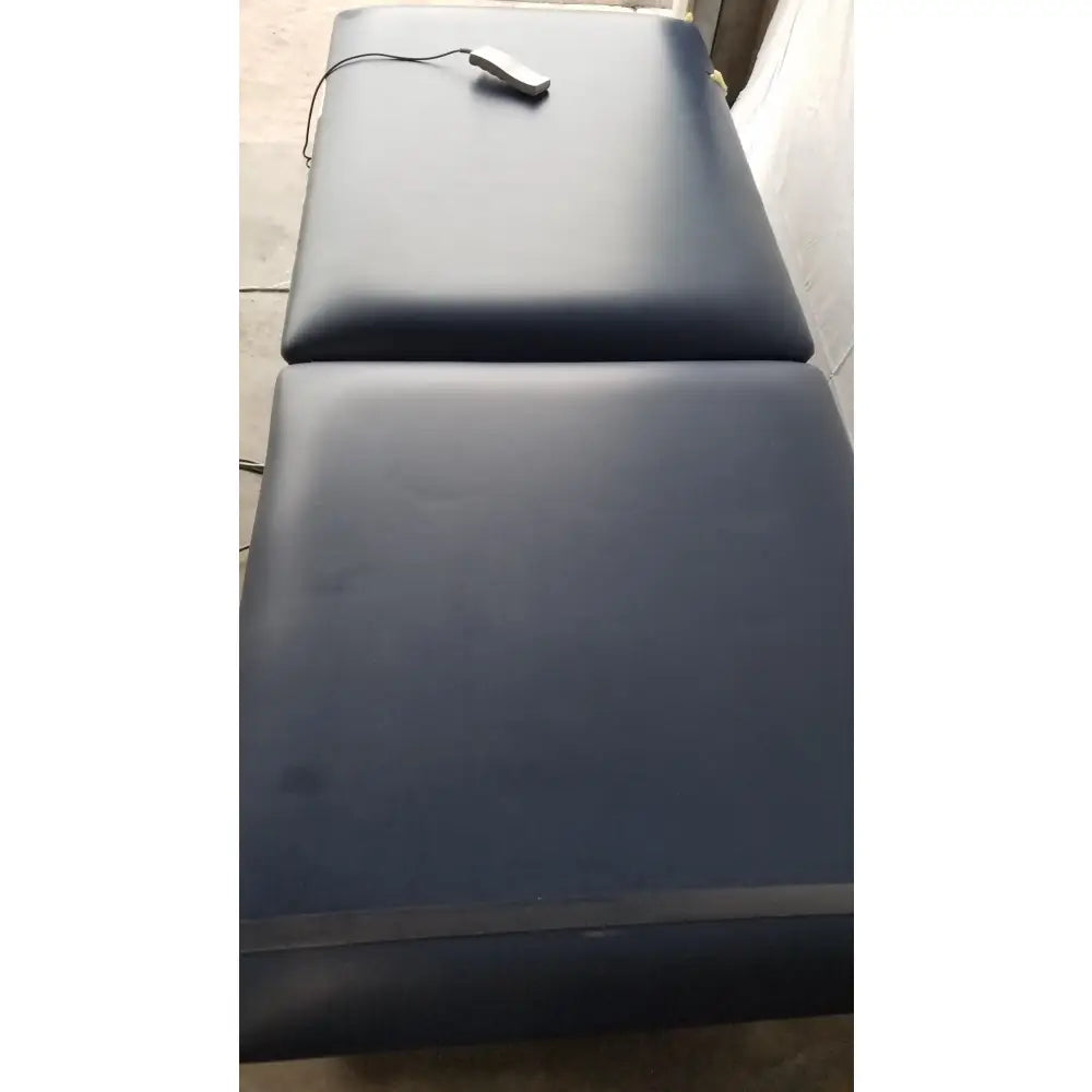 Reuse Medical Equipment Hausmann Bariatric Dual-Lift Electric Hi-Lo Treatment Table Powered Examination Tables, second-hand product photo 13