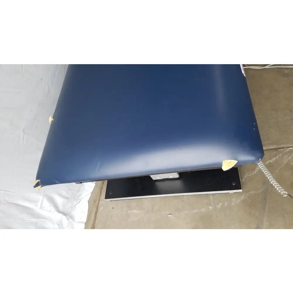 Reuse Medical Equipment Hausmann Bariatric Dual-Lift Electric Hi-Lo Treatment Table Powered Examination Tables, second-hand product photo 17