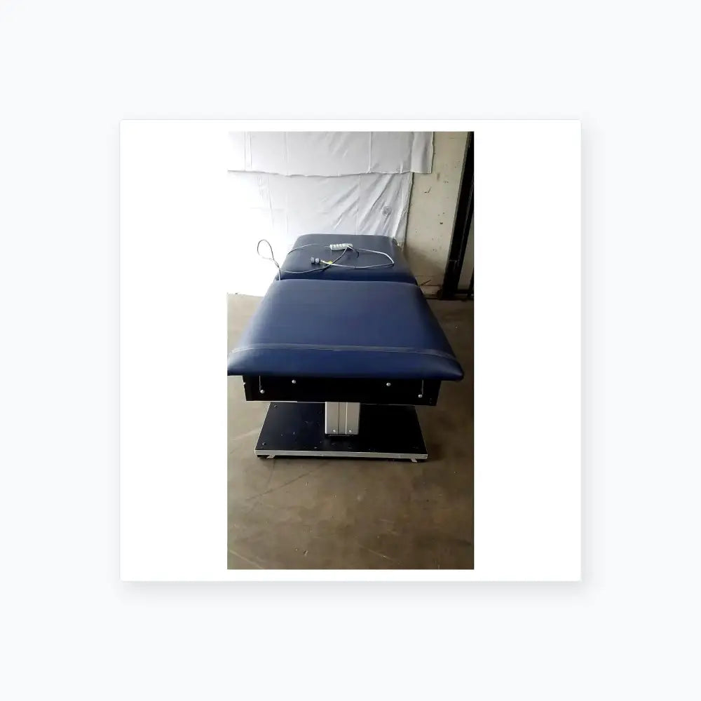 Reuse Medical Equipment Hausmann Bariatric Dual-Lift Electric Hi-Lo Treatment Table Powered Examination Tables, second-hand product photo 3