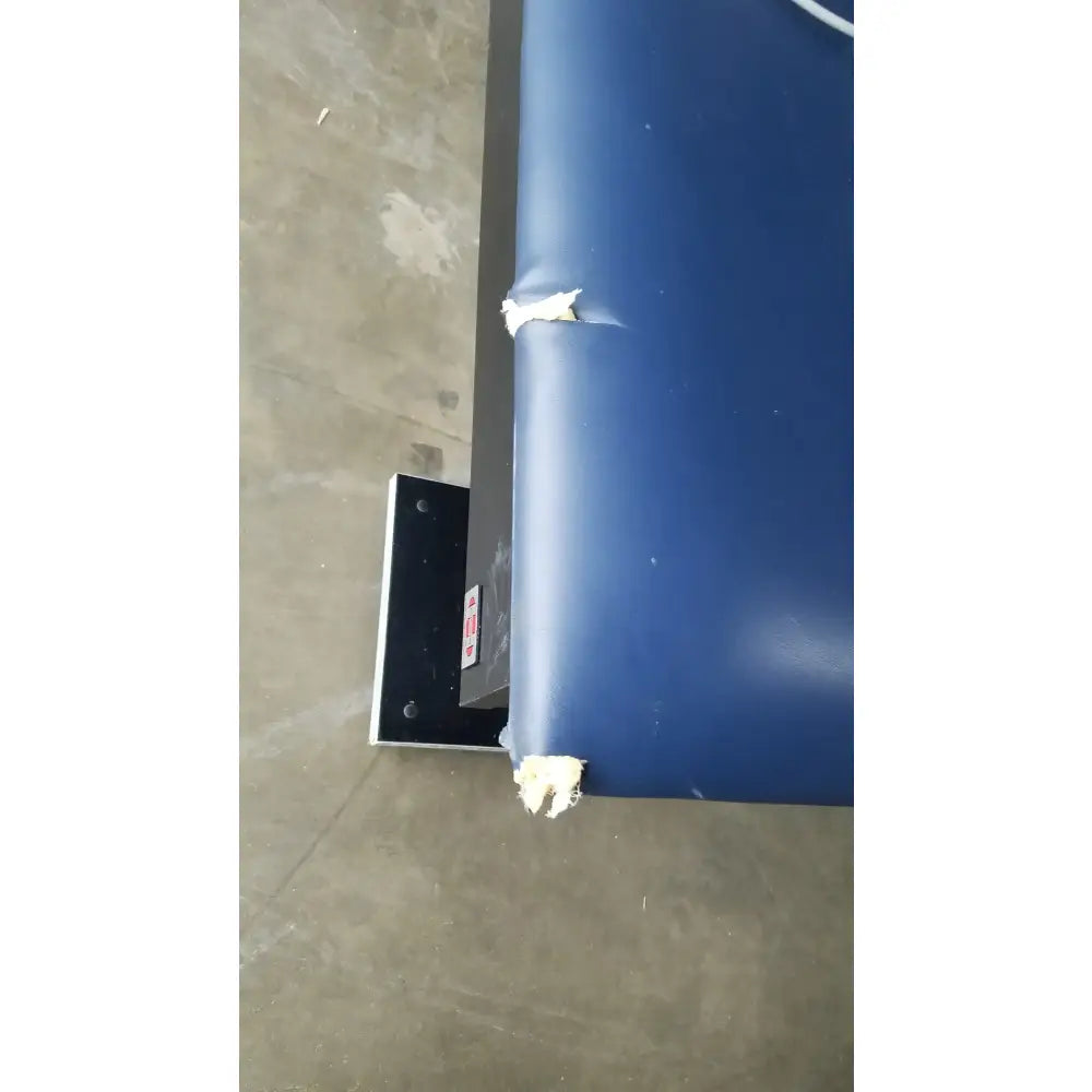 Reuse Medical Equipment Hausmann Bariatric Dual-Lift Electric Hi-Lo Treatment Table Powered Examination Tables, second-hand product photo 10