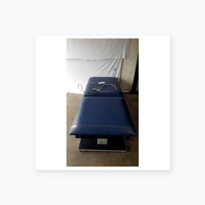 Reuse Medical Equipment Hausmann Bariatric Dual-Lift Electric Hi-Lo Treatment Table Powered Examination Tables, second-hand product photo 2