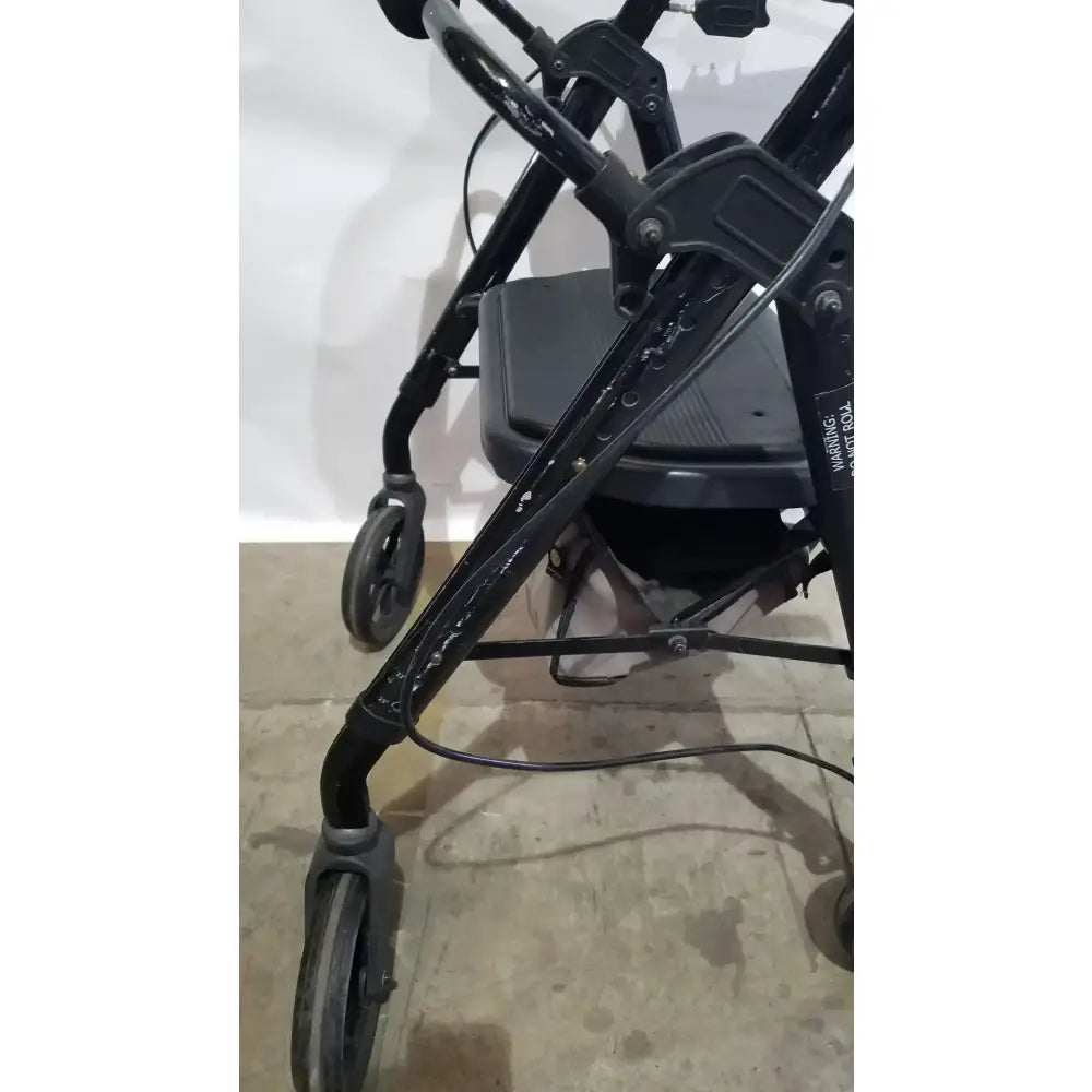 Reuse Medical Equipment Heavy Duty Rollator Walker with Seat, 4-Wheels Walkers, second-hand product photo 13