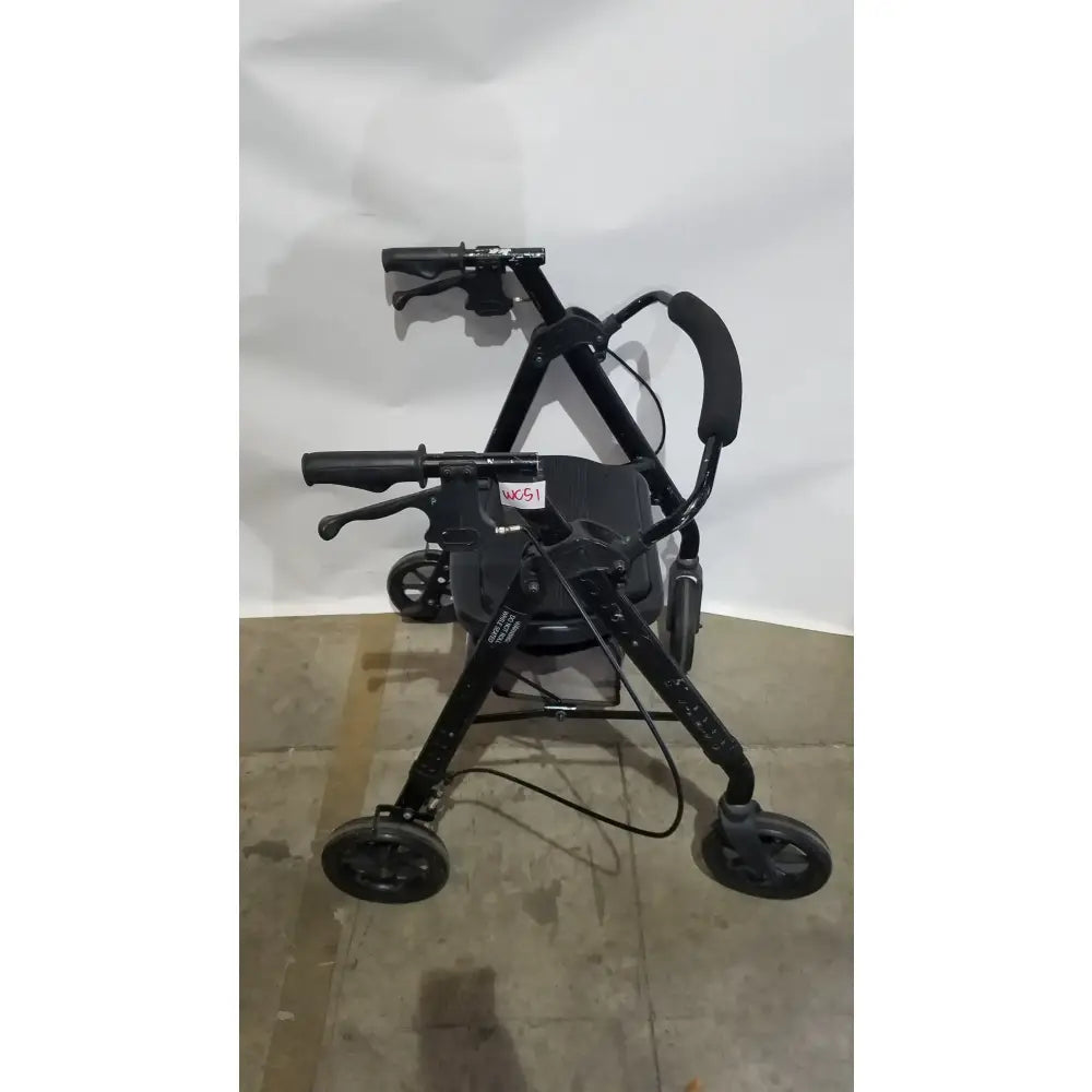 Reuse Medical Equipment Heavy Duty Rollator Walker with Seat, 4-Wheels Walkers, second-hand product photo 4