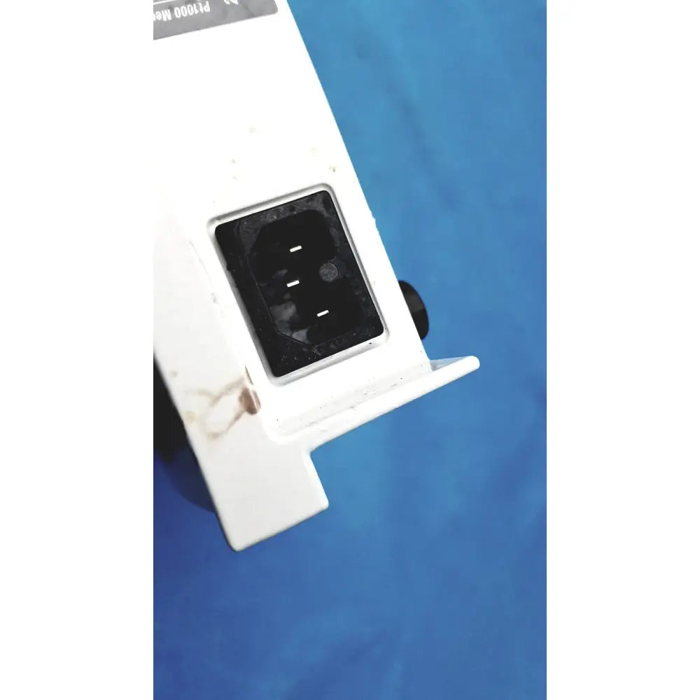 White plastic power adapter with black iec c13 connector for heidolph mr hei-tec magnetic stirrer hotplates pt1000