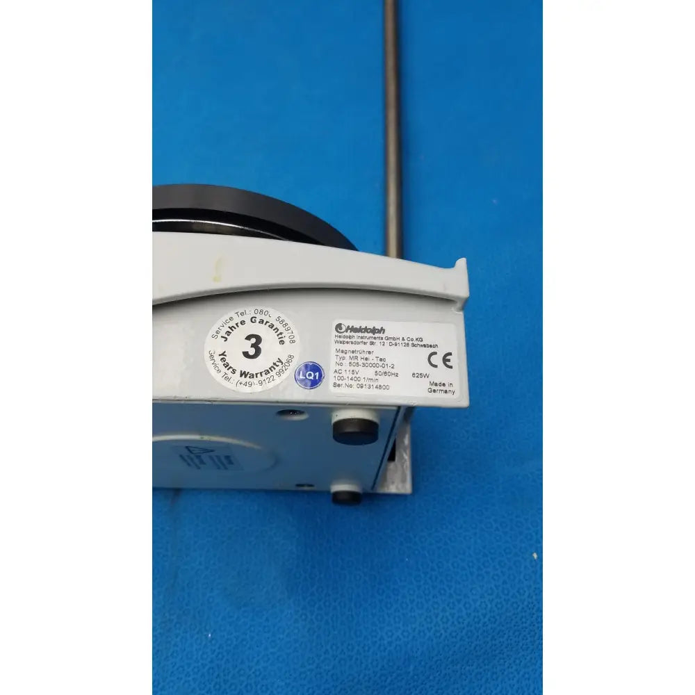 White plastic magnetic stirrer hotplates with black top and silver accents by hekeloh instruments gmbh pt1000 sensor