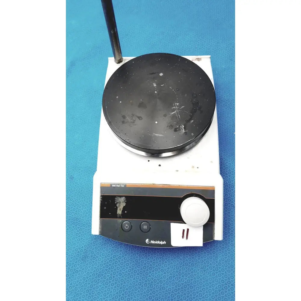 White heidolph magnetic stirrer hotplates with black circular heating surface and control panel featuring pt1000 sensor