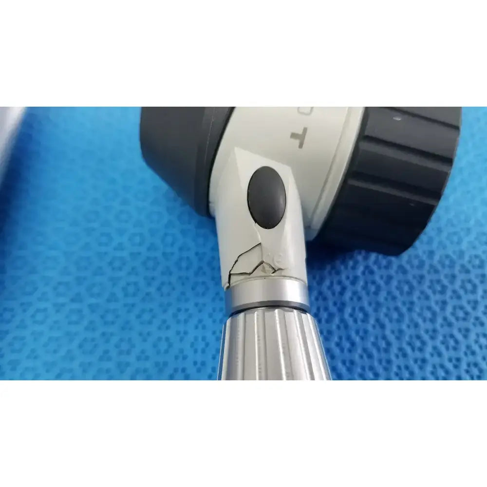 HEINE DELTA 20 T Dermatoscop Head Set & Handle with Case Dermatoscope, as-is (for parts) product photo 10
