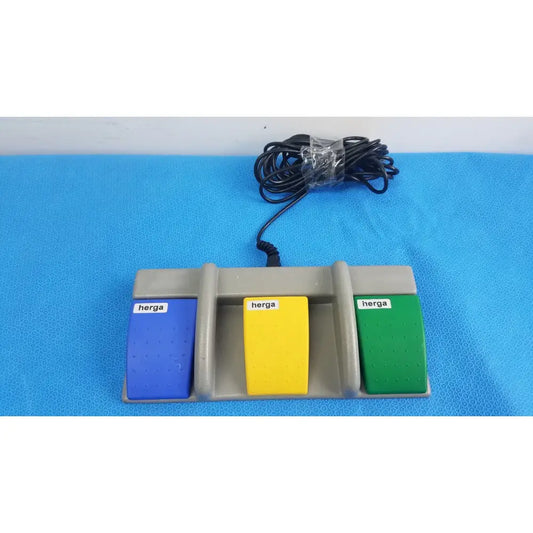 Reuse Medical Herga 6221-0048 Triple Multifunction Footswitch Pedal 9-Pin Serial Connector Foot Pedals, second-hand product photo 1