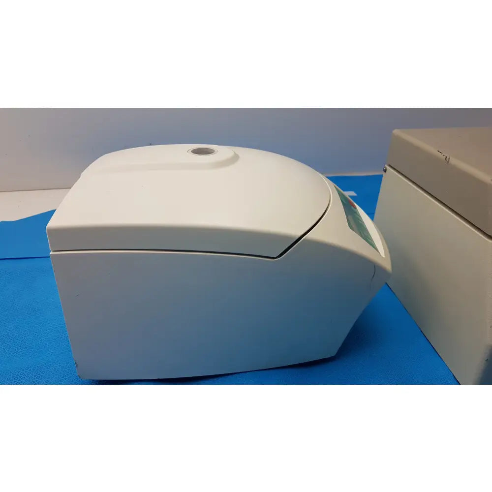 Hettich Haematokrit 200 & Baxter Immufuge II Benchtop Laboratory Centrifuge - Benchtop laboratory centrifuge