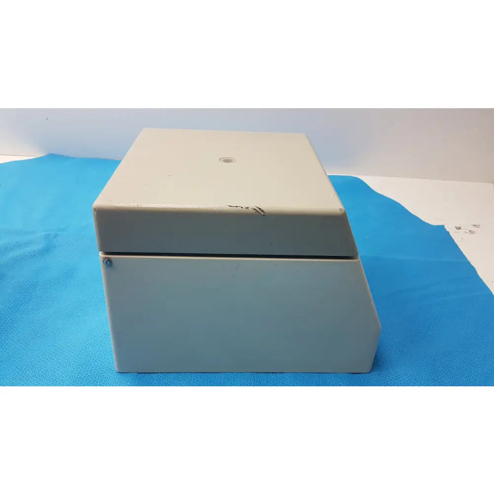 Hettich Haematokrit 200 & Baxter Immufuge II Benchtop Laboratory Centrifuge - Benchtop laboratory centrifuge