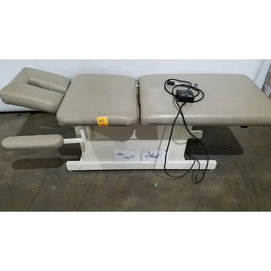 Reuse Medical Hill Model HA90PT Physical Therapy Treatment Table Massage Tables & Chairs, as-is (for parts) product photo 1