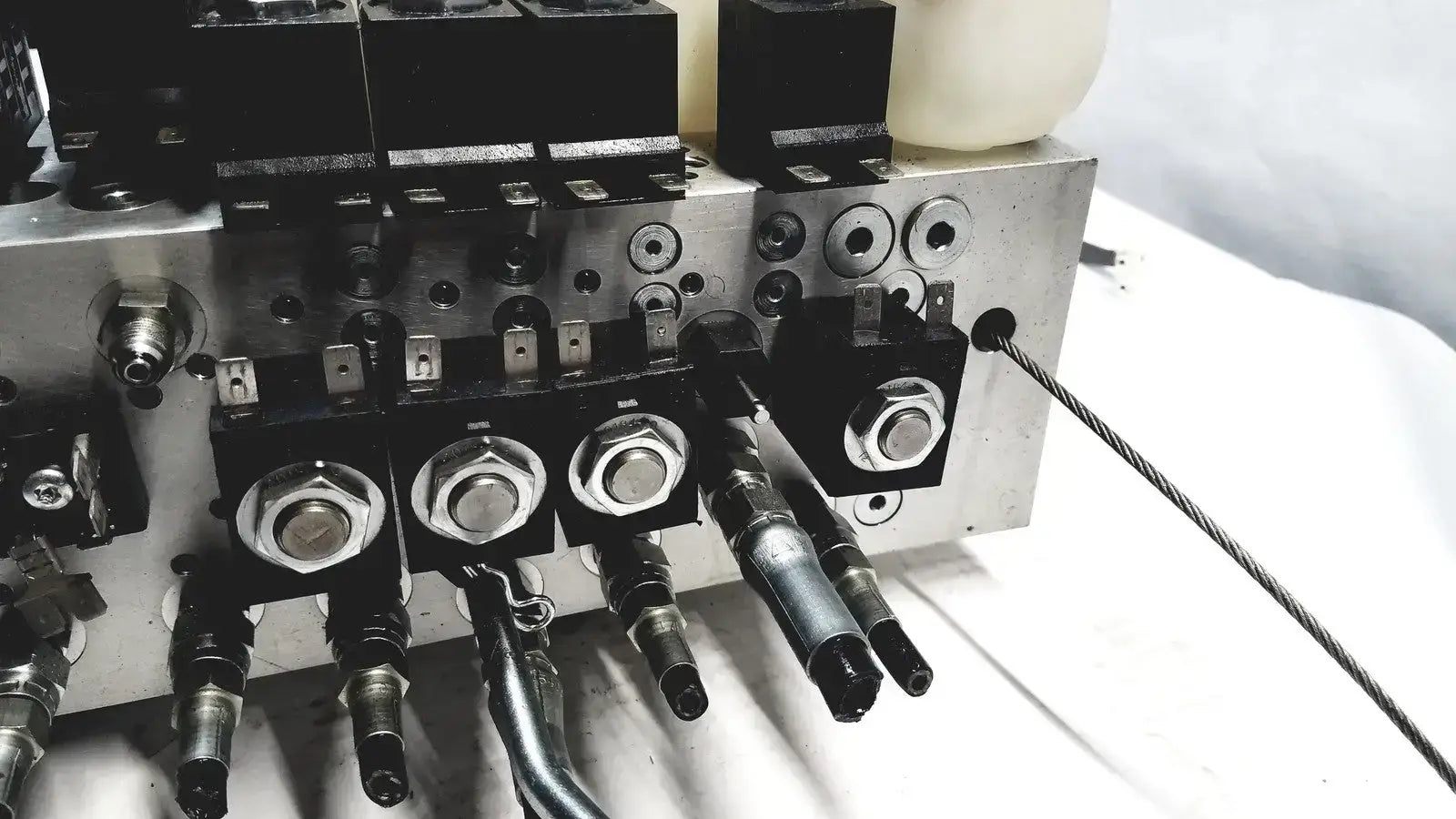 Hill-Rom Haldex Barnes Hydraulic Motor Pump Assembly 1460042 or K48MYFBM-3706 Hydraulic Motor-Pump Assembly, second-hand product photo 11