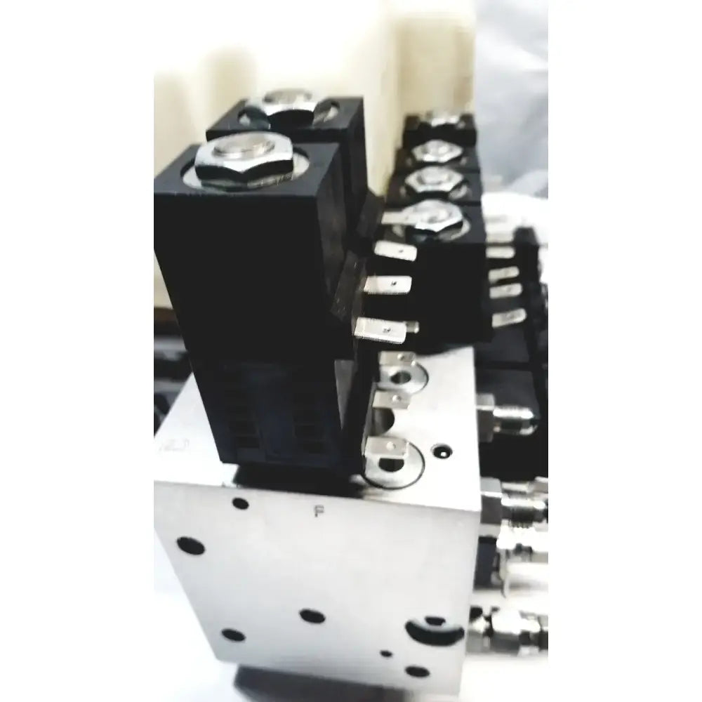Hill-Rom Haldex Barnes Hydraulic Motor Pump Assembly 1460042 or K48MYFBM-3706 Hydraulic Motor-Pump Assembly, second-hand product photo 9