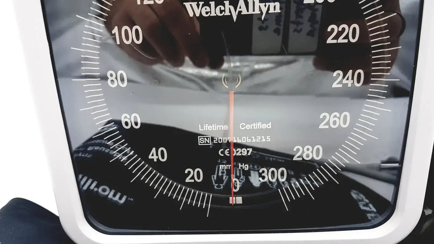 Hillrom / Welch Allyn 200716061215 Wall Gauge Aneroid Sphygmomanometer With Cuff Sphygmomanometer, second-hand product photo 11