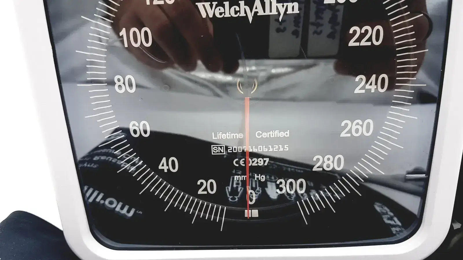 Hillrom / Welch Allyn 200716061215 Wall Gauge Aneroid Sphygmomanometer With Cuff Sphygmomanometer, second-hand product photo 11