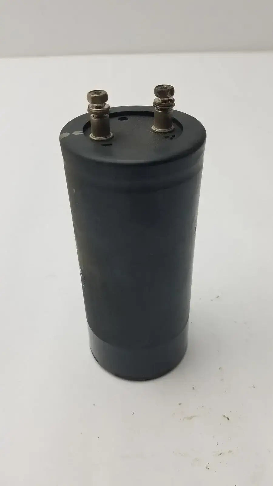Hitachi Capacitor HCGF2A 2700MFD 400VDC Electrolytic Capacitor, second-hand product photo 2