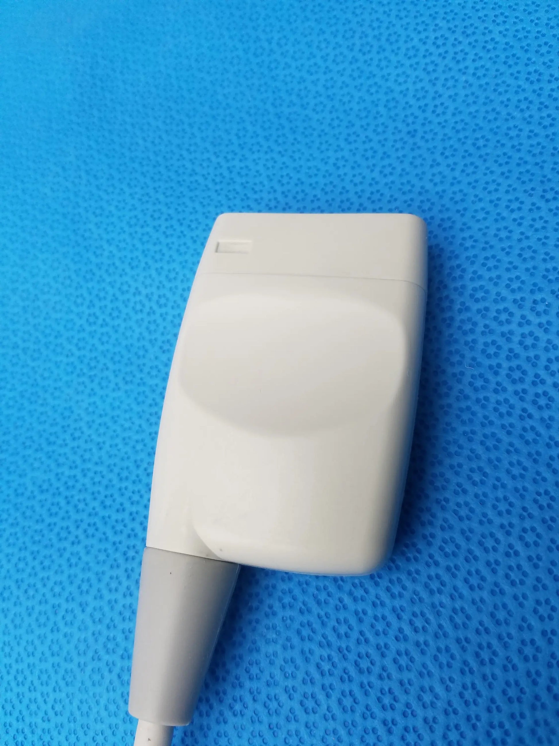 Hl5-9ed white plastic ultrasound transducer probe with gray connector for linear ultrasound imaging use