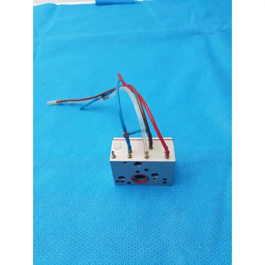 Generic Hydraulic Manifold Silver With 4 Pipes/Cable Hydraulic Manifold, second-hand product photo 2