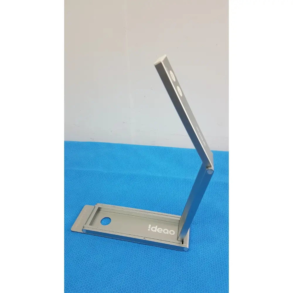 Silver metallic foldable visualizer document camera ideao dc400 4k foldable with minimalist design and engraved base
