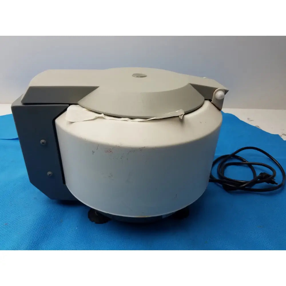 IEC Centra CL2 Benchtop Centrifuge Benchtop Centrifuge, second-hand product photo 3