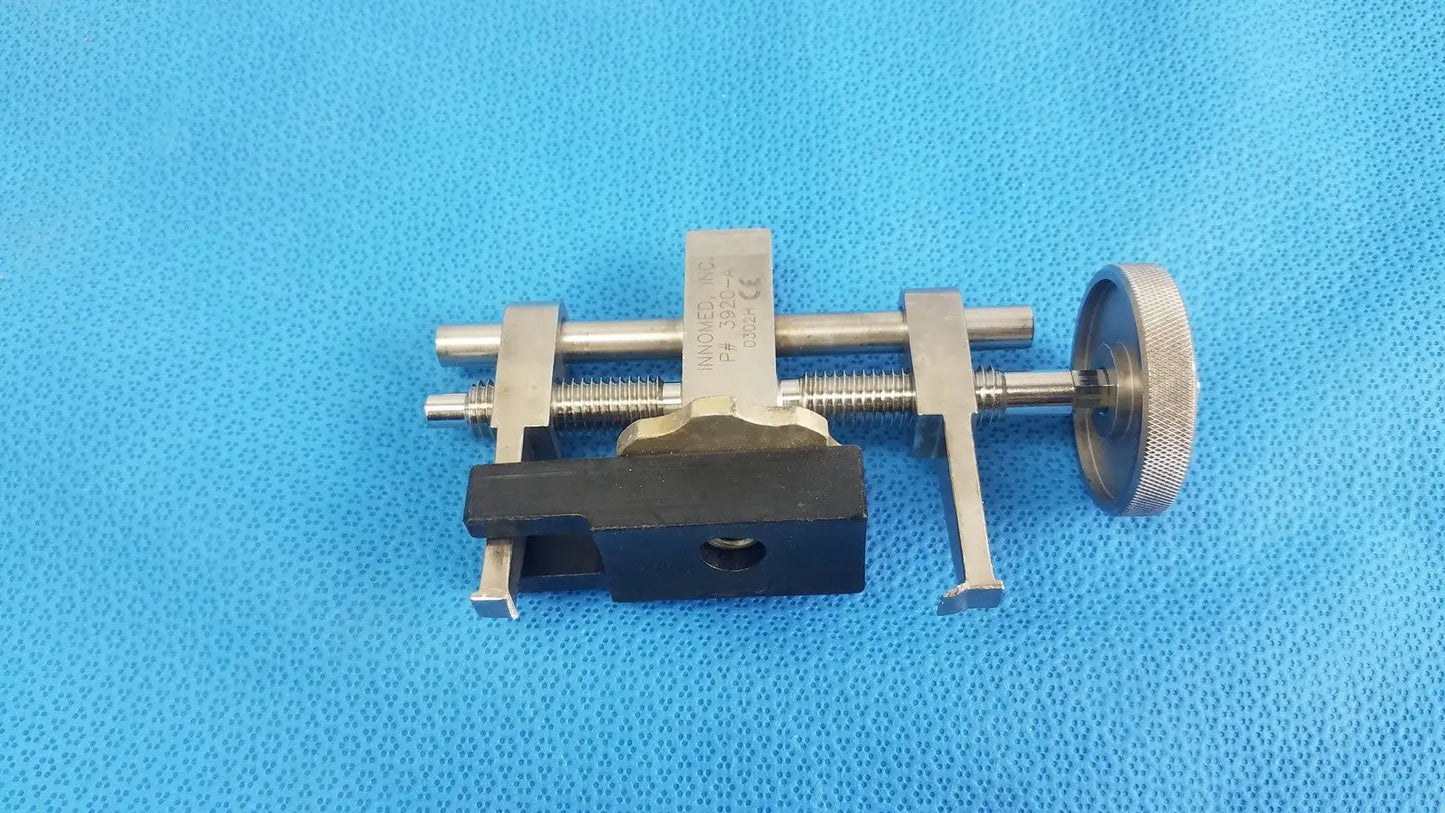 Reuse Medical Innomed 3920-A Femoral Extractor Surgical Instrument Surgical & Orthopedic Instruments, second-hand product photo 1